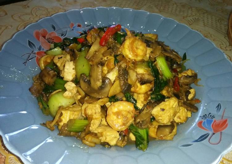 Tumis jamur kancing / udang