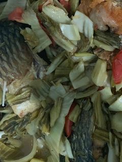 Hình của món Cá chép om dưa.