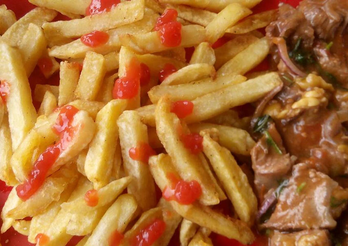 Chips with beef stew