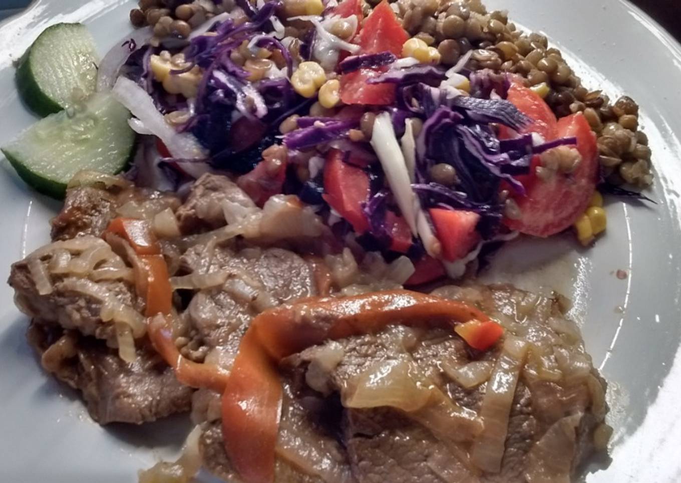 Bifes de Lomo a la olla + ensalada mixta