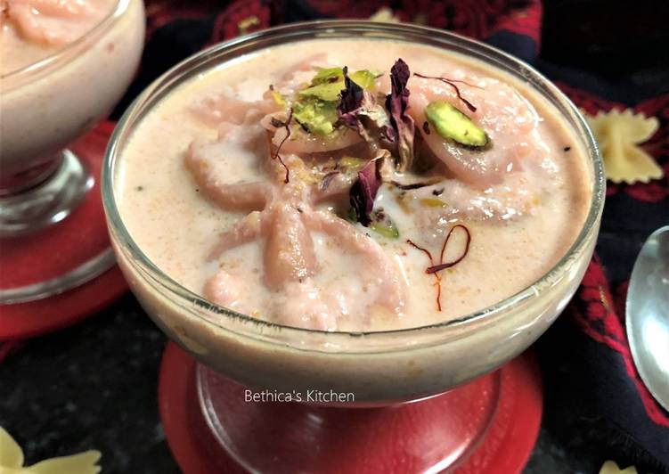 Recipe of Super Quick Pasta Gulkand Kheer