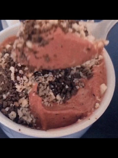 Una foto de Helado de banana y frutos rojos