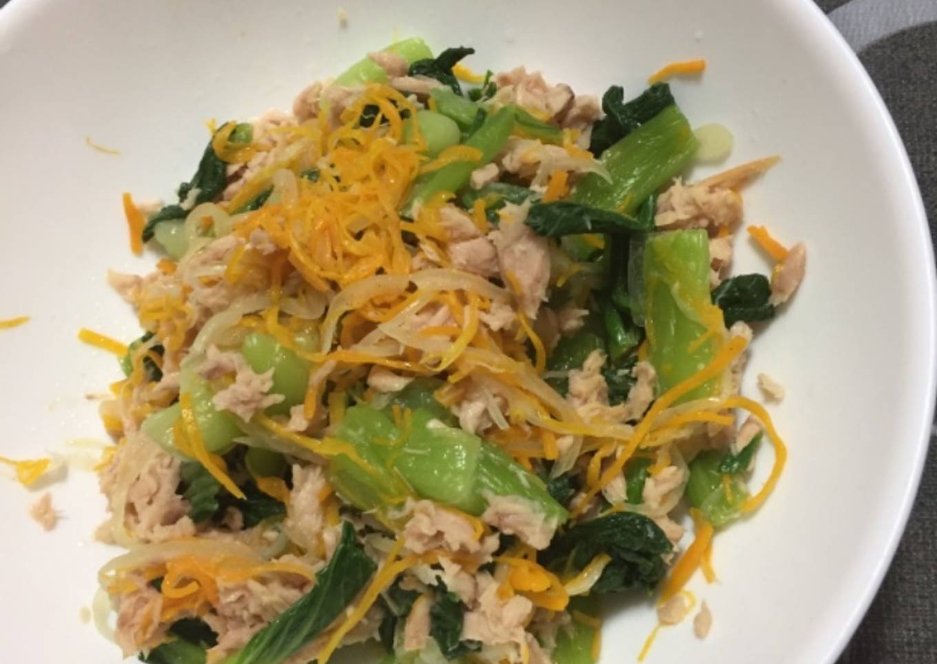 Salad with tuna and xiao bai chei
