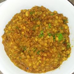 A picture of Fry chana daal.