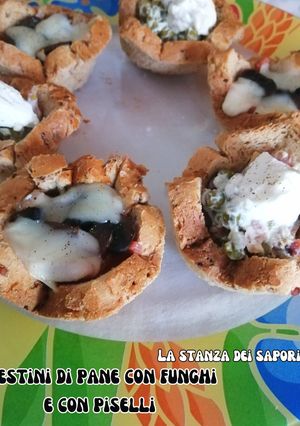 Foto di 363 🧺🍄Cestini di pane con funghi e con piselli