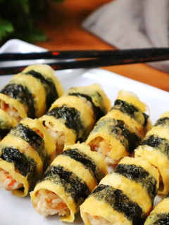 Foto resep Rice Balls in Egg Rolls (nasi kepal telur gulung)
