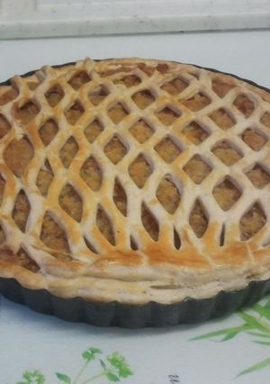 A picture of Treacle tart.