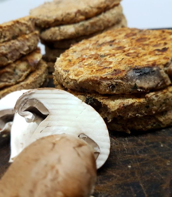 Una foto de Hamburguesas de porotos y portobellos