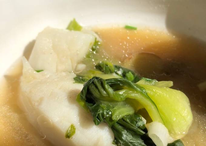 Easiest Way to Prepare Exotic Dad’s White Seabass Soup w/Bokchoy for Healthy Recipe