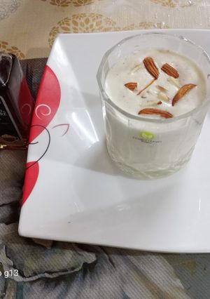 A picture of Apple almond drink.