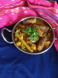 A picture of Undhiyu.