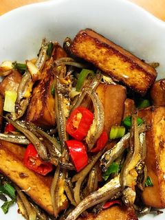 辣炒小魚乾 的食譜成品照片