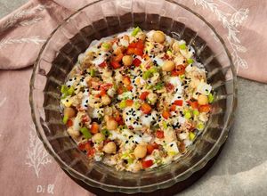 Una foto de 🍋‍🟩🫙🐟Ensalada de garbanzos y atún al aliño de yogur y lima 🐟🫙🍋‍🟩