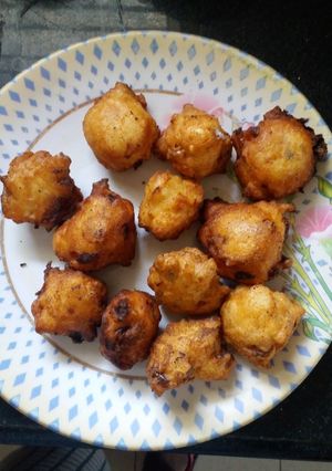 A picture of Urud Dhal Vada.