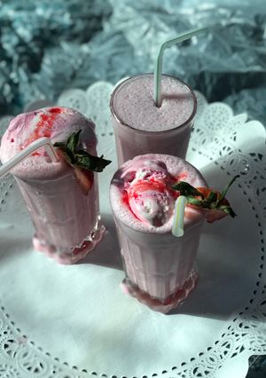 صورة لوصفة ميلك شيك الفراوله 🍓😋