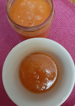 Una foto de Jugo de papaya con sandía