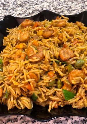 A picture of Shrimp jellof rice.