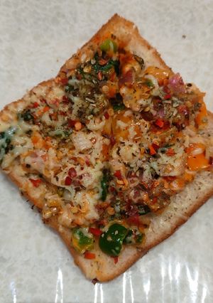 A picture of Pizza Bread.