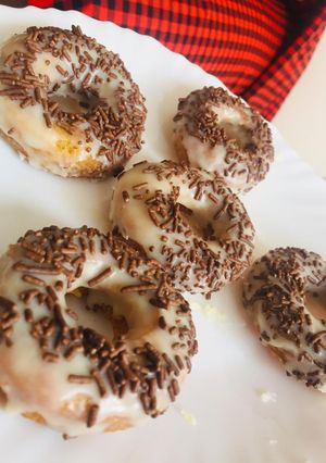 A picture of Wheat flour donuts.