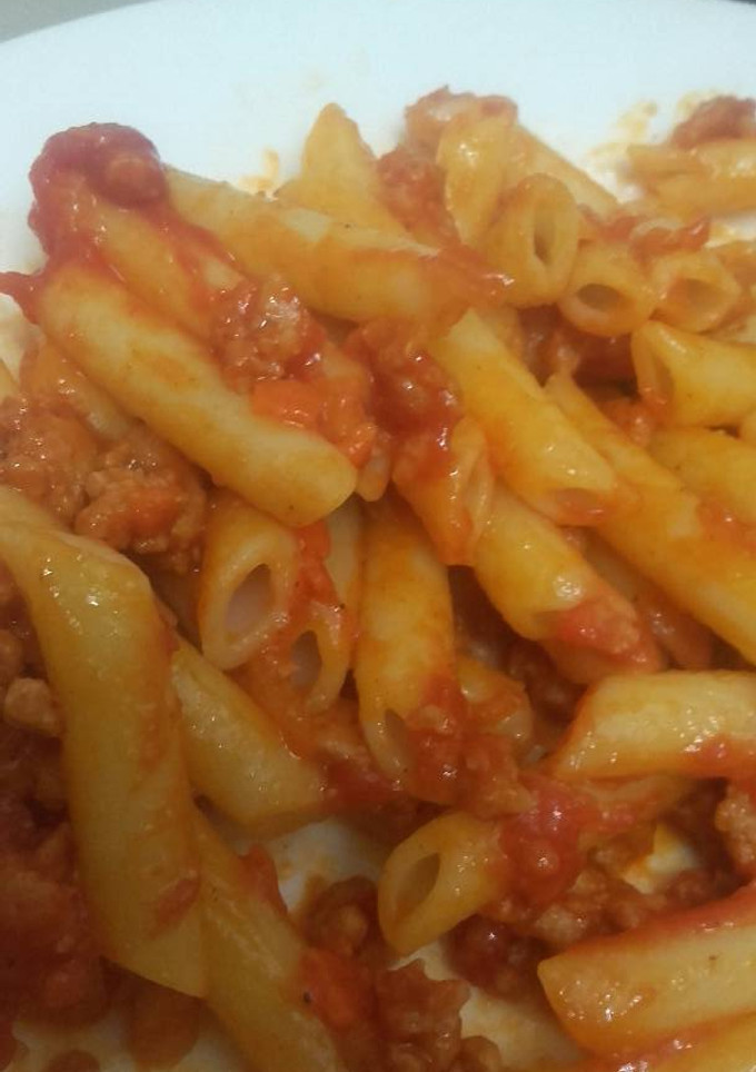 Una foto de Macarrones con carne picada y verduras