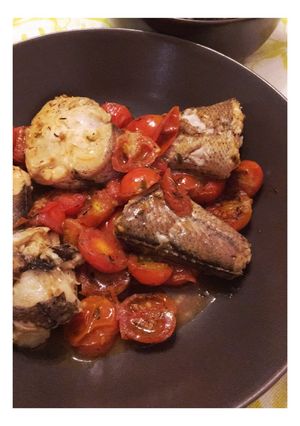 Foto principal de Pescado en salsa con tomates cherry