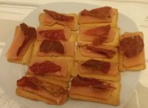 Foto principal de Canapés de salmorejo sólido con jamón con Thermomix