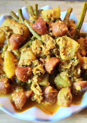 সজনে ডাঁটা দিয়ে সজনে ফুলের চচ্চড়ি(Sajna data diye sajna fuler chorchori recipe in Bengal) রেসিপির প্রধান ছবি