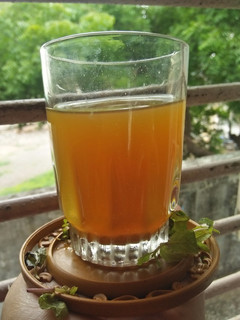 ફૂદીના,તુલસી ઉકાળો.(mint,basil boild water) રેસીપી મુખ્ય ફોટો