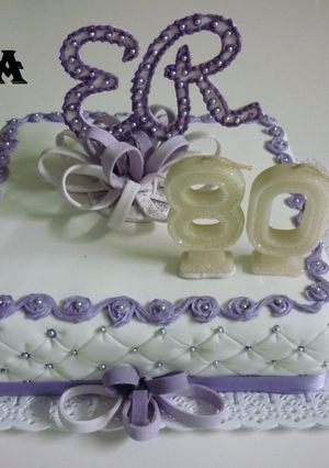 Una foto de Torta cumpleaños de 80 para mujer