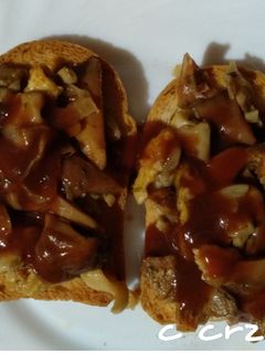 Una foto de Tostadas de níscalos y boletus