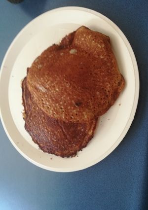 Una foto de Hot cakes de manzana y canela