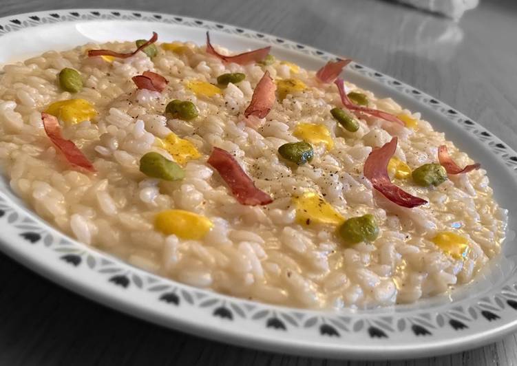 Recipe of Homemade Risotto Pecorino Romano, fave, crema alla curcuma e pancetta croccante 🧀🥓