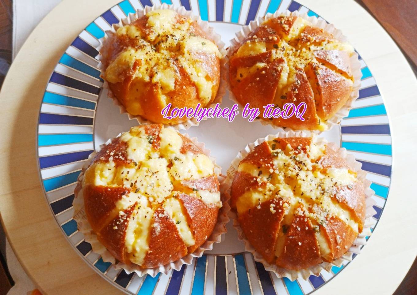 Korean garlic cheese bread