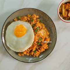 รูปของ Nasi Goreng Kimchi (Kimchi Bokkeumbap)
