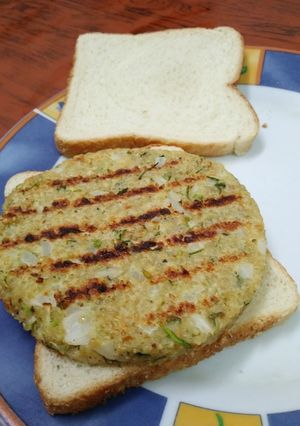 Una foto de Hamburguesas de quinoa 🌿 vegetarianas