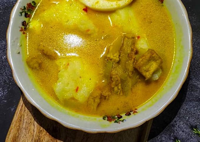 90. Lontong Sayur Telur (by Bumi)