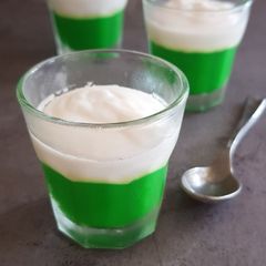 A picture of Coconut Custard & Pandan Layer (Tepung Pelita).