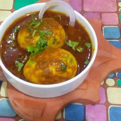 A picture of Royal Egg curry.