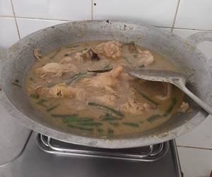 Mudahnya Menyajikan Opor Ayam Mantul Banget