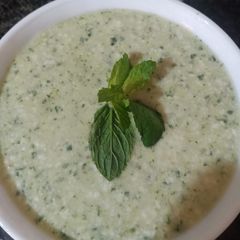 A picture of Frozen green Raita.