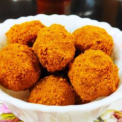 Turmeric balls A picture of Turmeric balls.