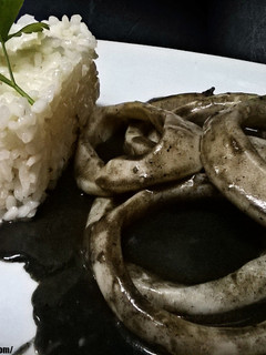 Una foto de Calamares en su tinta