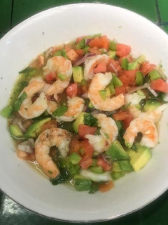 Una foto de Cebiche de langostinos (camarones) 🍤