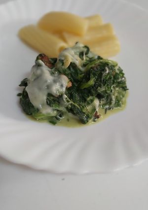 Una foto de Espinacas a mi manera con pasta
