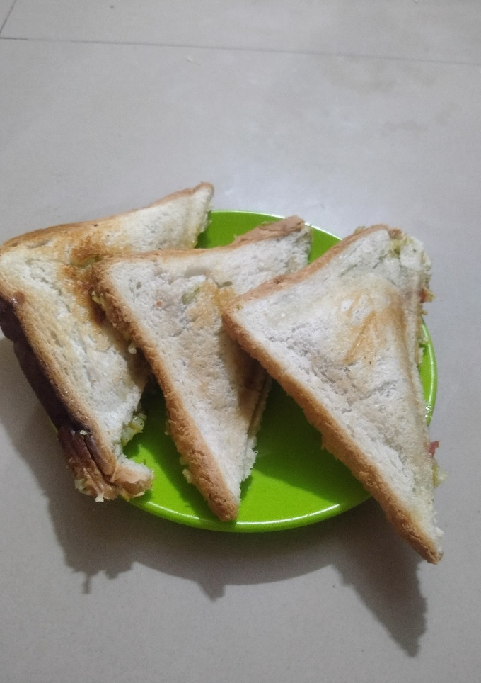 વેજ ચીઝ ટોસ્ટ સેન્ડવિચ (Veg Cheese Toast Sandwich Recipe in Gujarati) રેસીપી મુખ્ય ફોટો