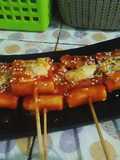 So-tteok wth cheese (sosis tteokpoki)