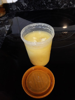 Una foto de Crema de Cebolla con jamón serrano y queso
