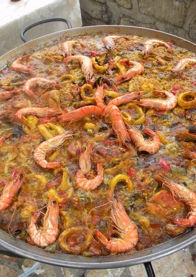 Una foto de Paella mixta rápida, fácil y muy rica