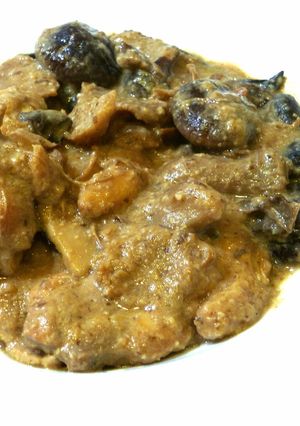 Una foto de Pollo en salsa shiitake