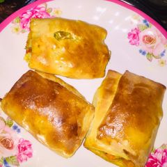 A picture of Chicken and Veggies Roll🥖.